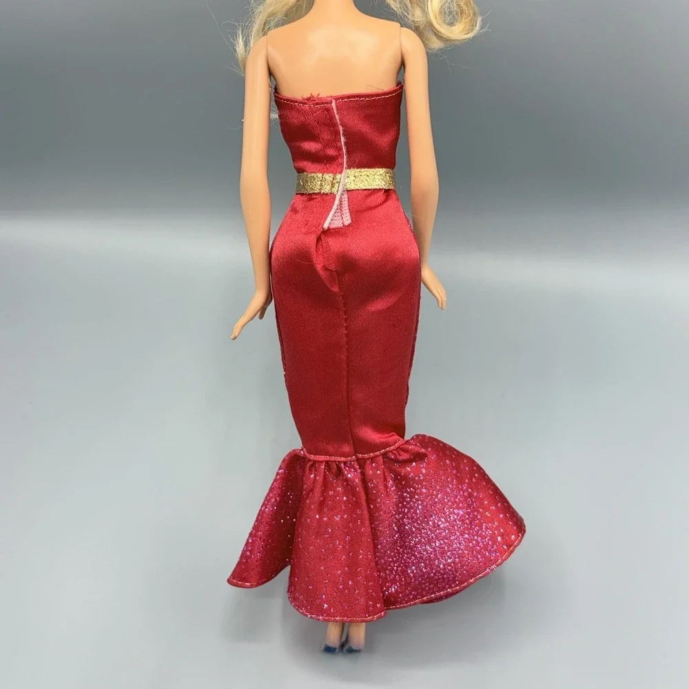 Barbie Doll 2010 I Can Be Anything A Movie Star Blonde Red Dress Jewelry Read